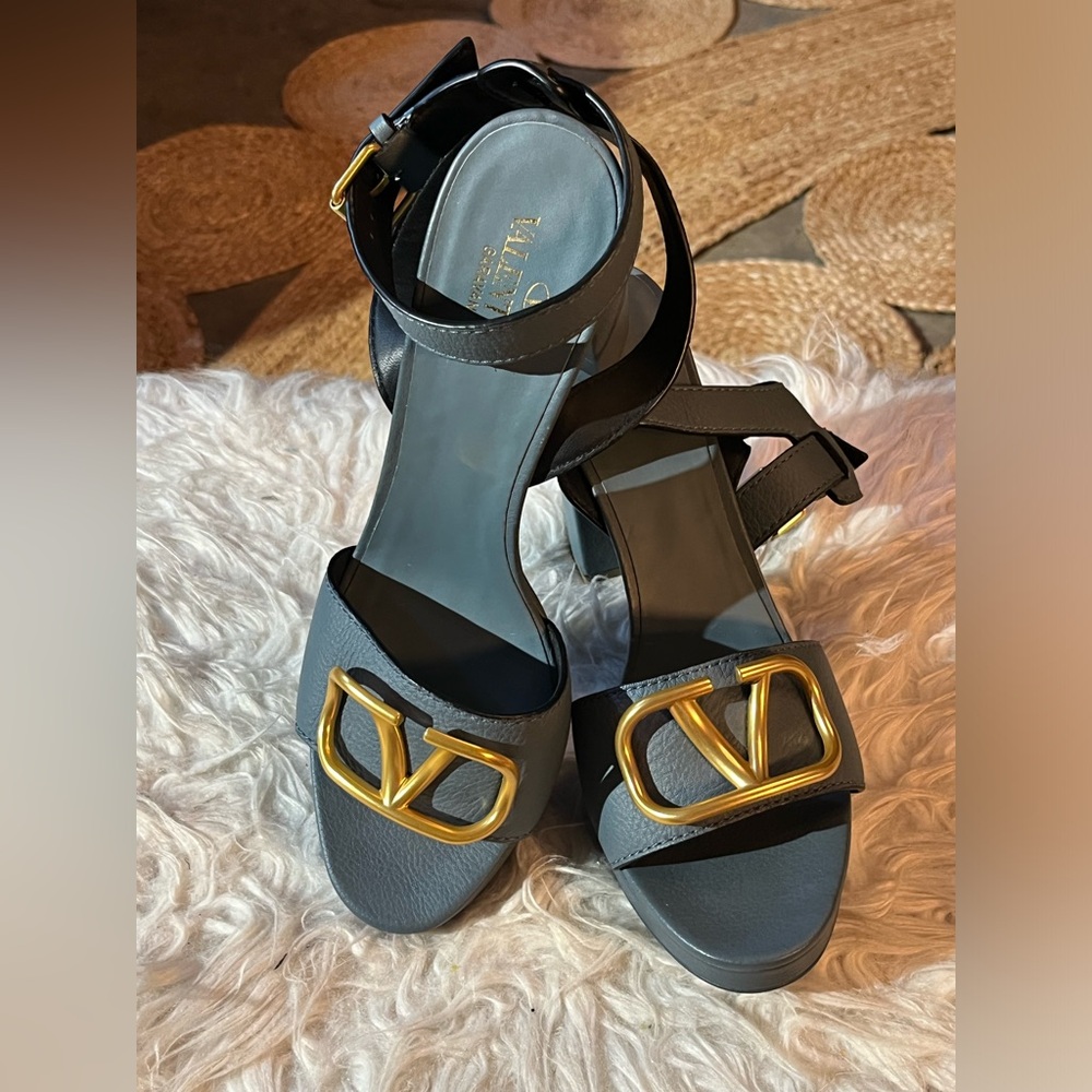 Sold VLOGO Valentino Platform Angle Wrap Sandals Shoes Sz 41 11"insole PRISTINE - Picture 12 of 13